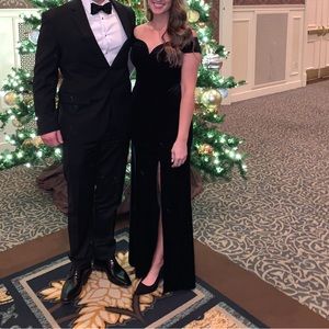 Black Floor Length Off the Shoulder Velvet Dress